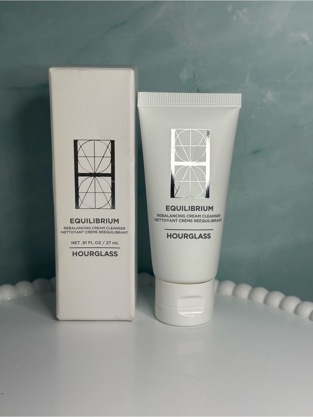 Hourglass Equilibrium Rebalancing Cream Cleanser - 27 ml New in box.